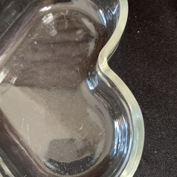 Glass Heart-Shaped Jewelry/Trinket Box with Lid & Floral Design - Picture 5 of 10